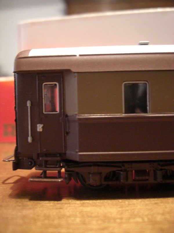 UIz 1407 testata.jpg