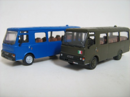 MINIBUS-EI-EXTRA.JPG
