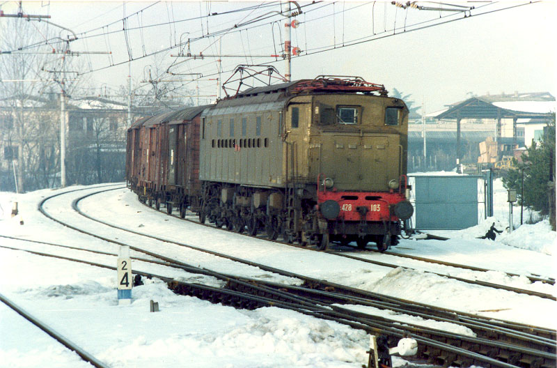 428 103 01-85.jpg