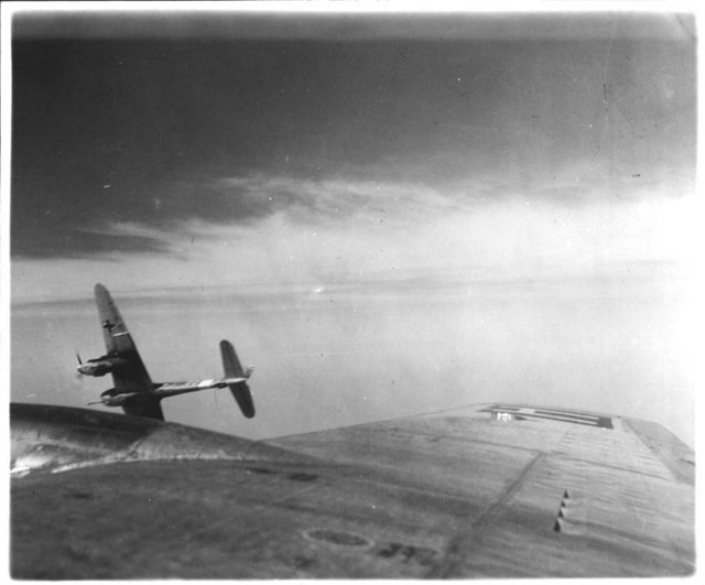 b 17 attaccato da me 410 con cannone.jpg