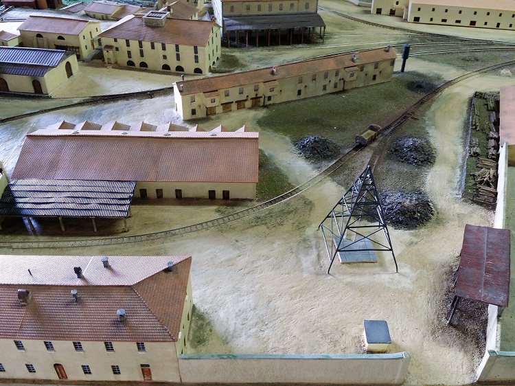 Torre pera e tettoia.jpg