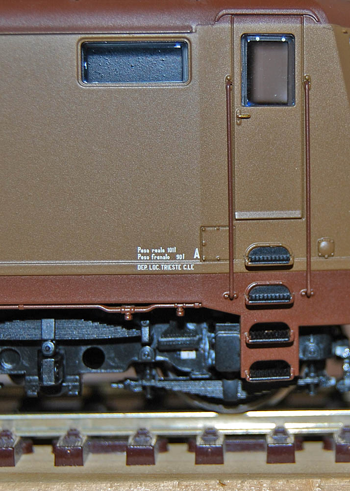 E 636 030G.jpg