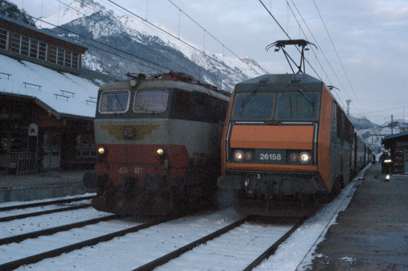 E.656.023_SNCF_BB26158-cambiotrazione-Modane-8.1.2003.wb.TTforumGtrotter.jpg