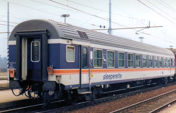 Carrozza sleeperette.jpg