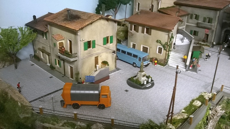 passaggio del camion N.U.  RR.jpg