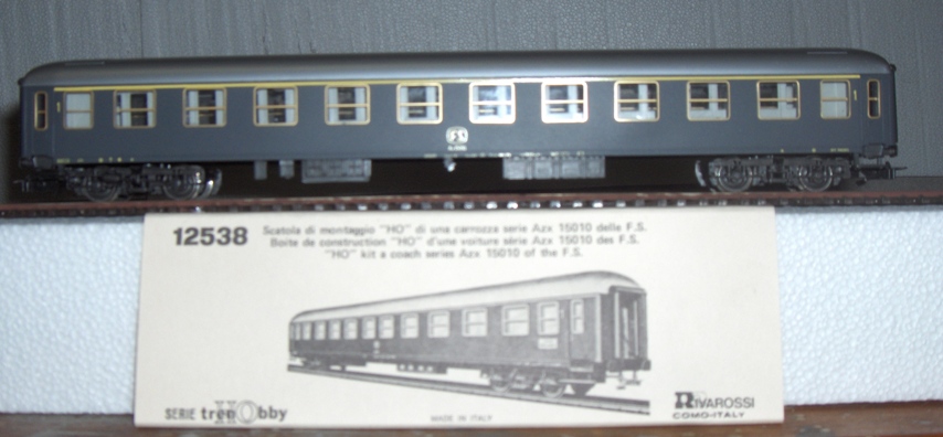 1979 - Carrozza FS serie Az 15000 - Rivarossi Trenhobby - codice 12538.JPG