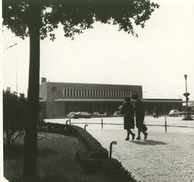 Treviso 1962 piazzale esterno.jpg