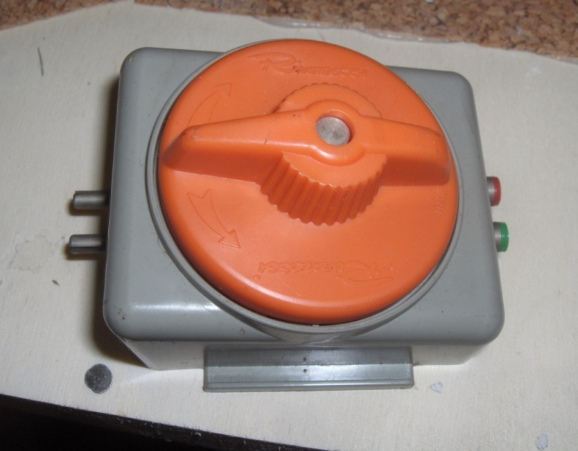 1965 - Portapila Rivarossi.JPG