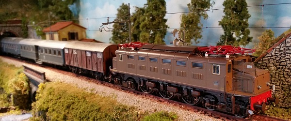 E326002.jpg