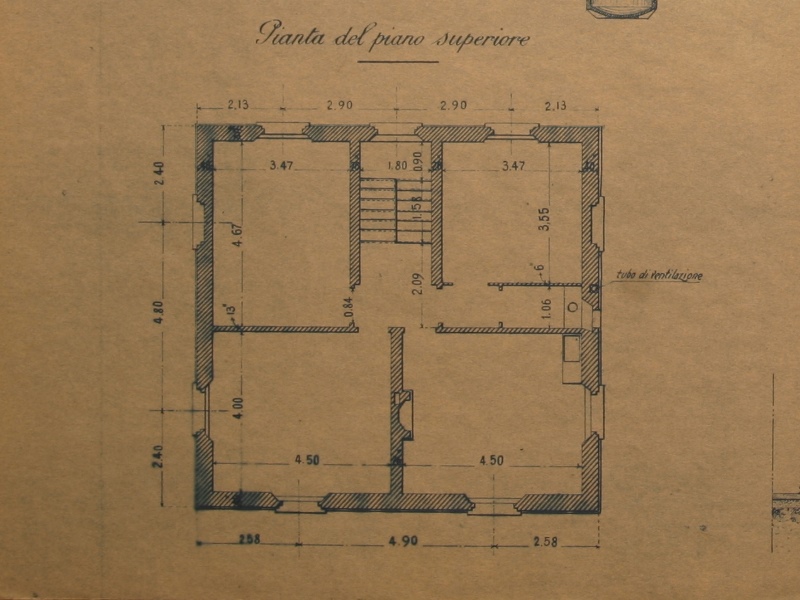 casa cantoniera doppia tipo a due piani di quattro ambienti per alloggio ad una scala 007.jpg