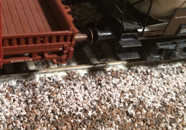 dettaglio ballast e carri.jpg